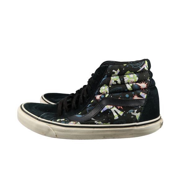 Athletic_Shoes